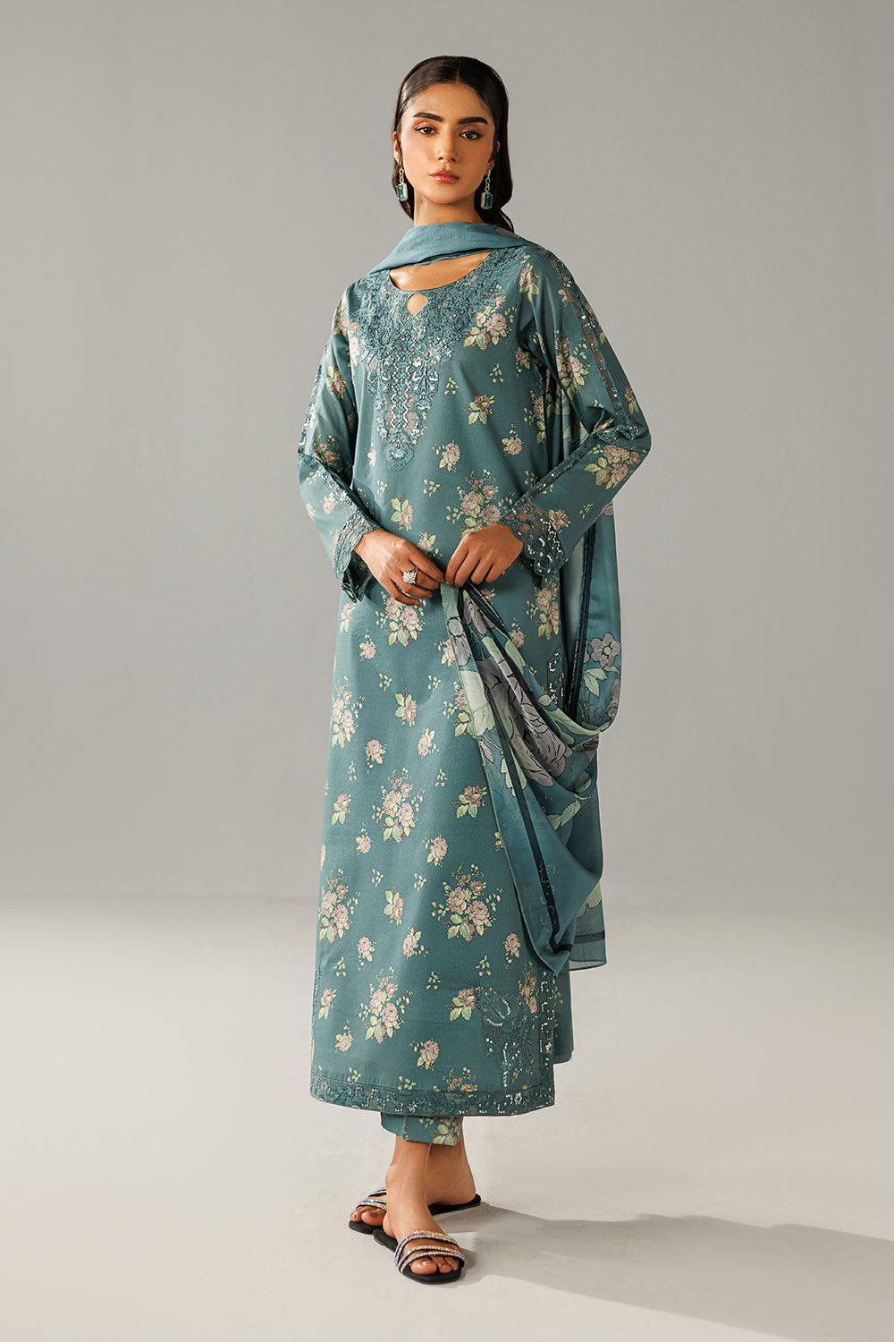 Embroidered Lawn DT-26-16