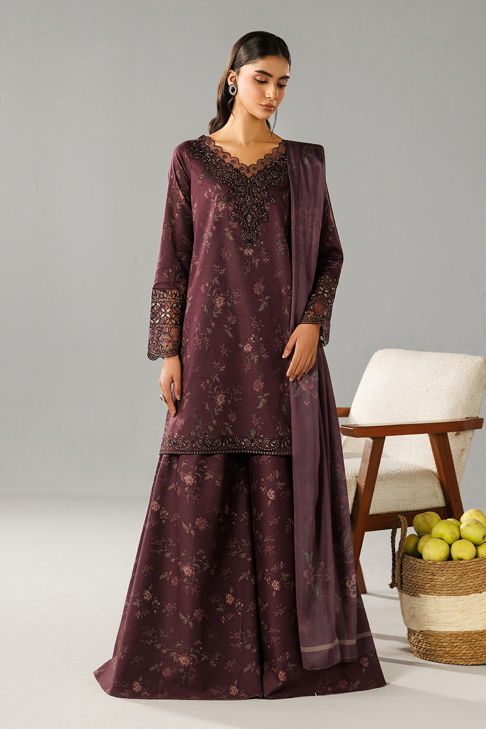 Embroidered Lawn - DT-26-17