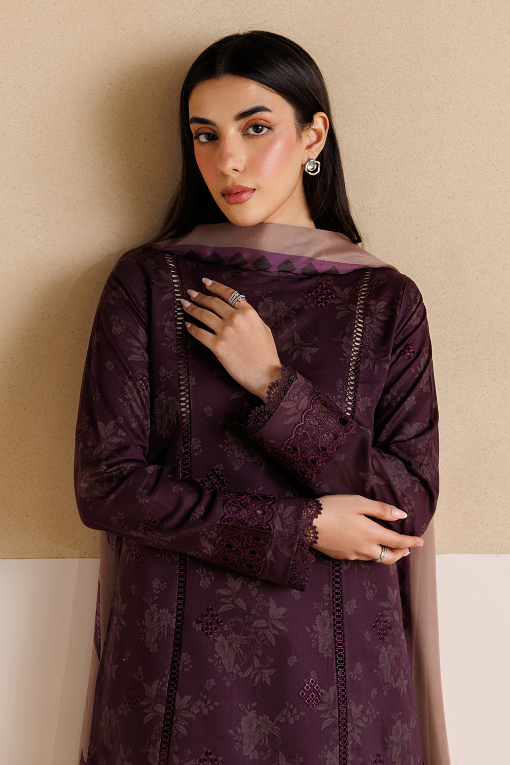 Embroidered Lawn DT-26-26