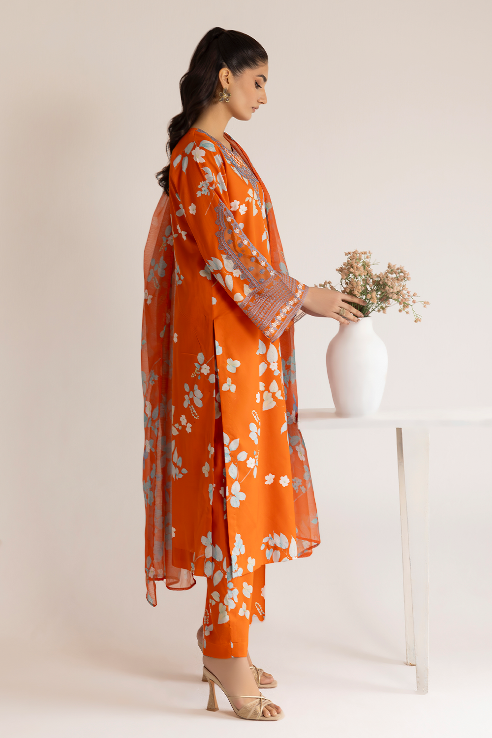 Embroidered lawn DT-23-14