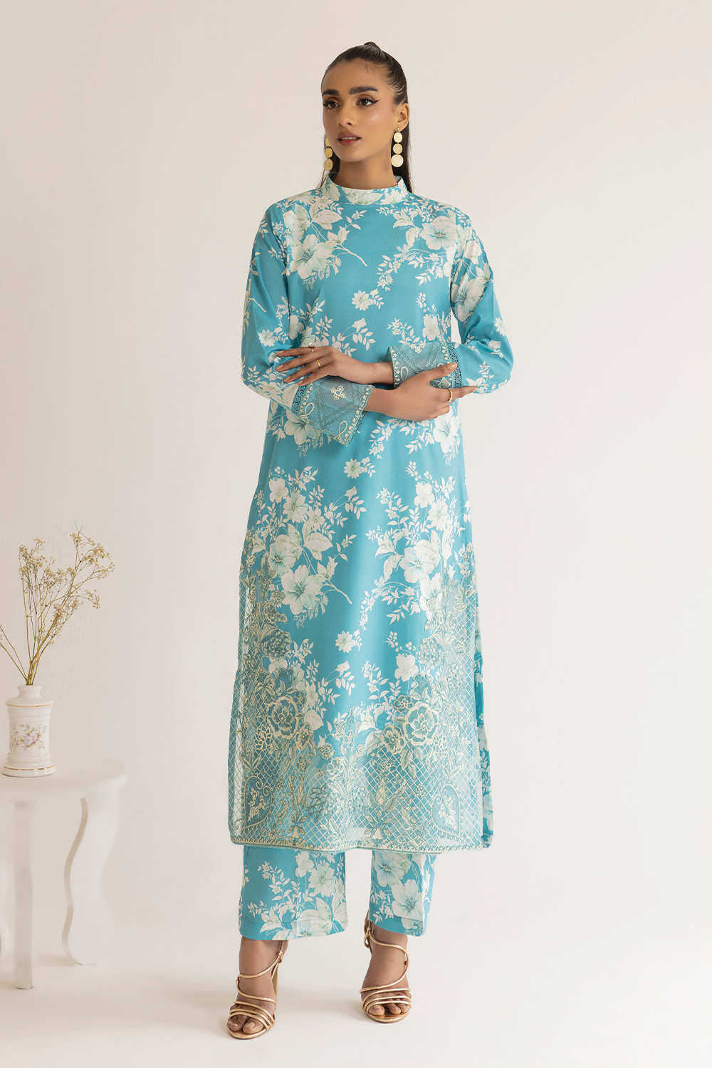 Embroidered lawn DT-23-10