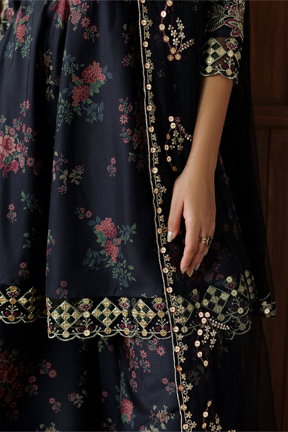 Embroidered Silk Blend SL-26-18
