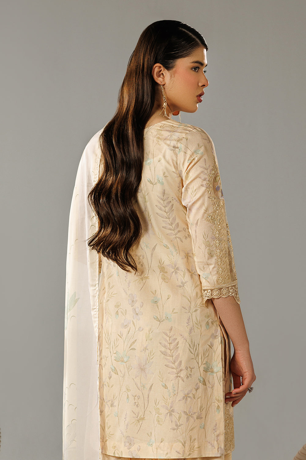 Embroidered Lawn DT-26-19