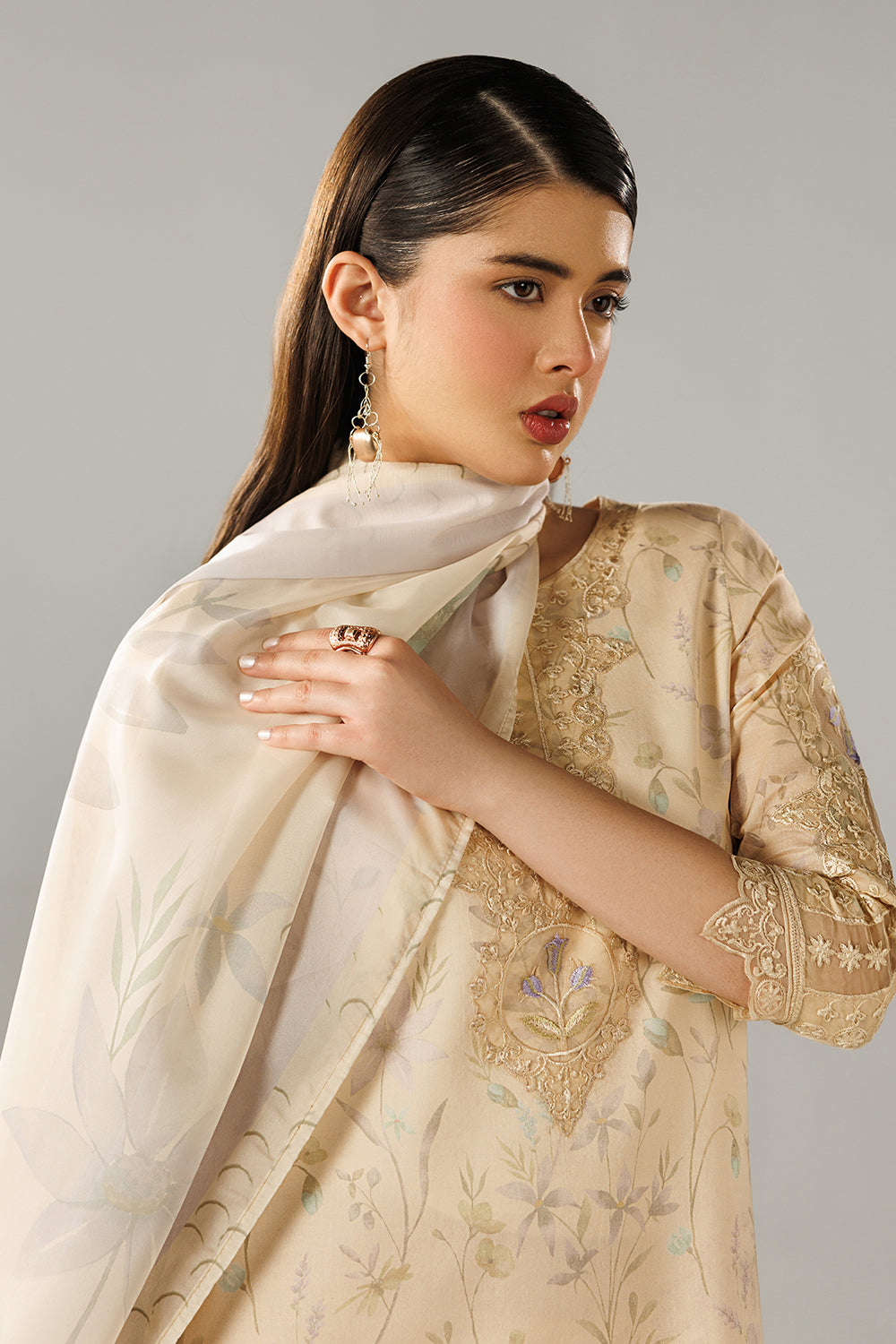 Embroidered Lawn DT-26-19
