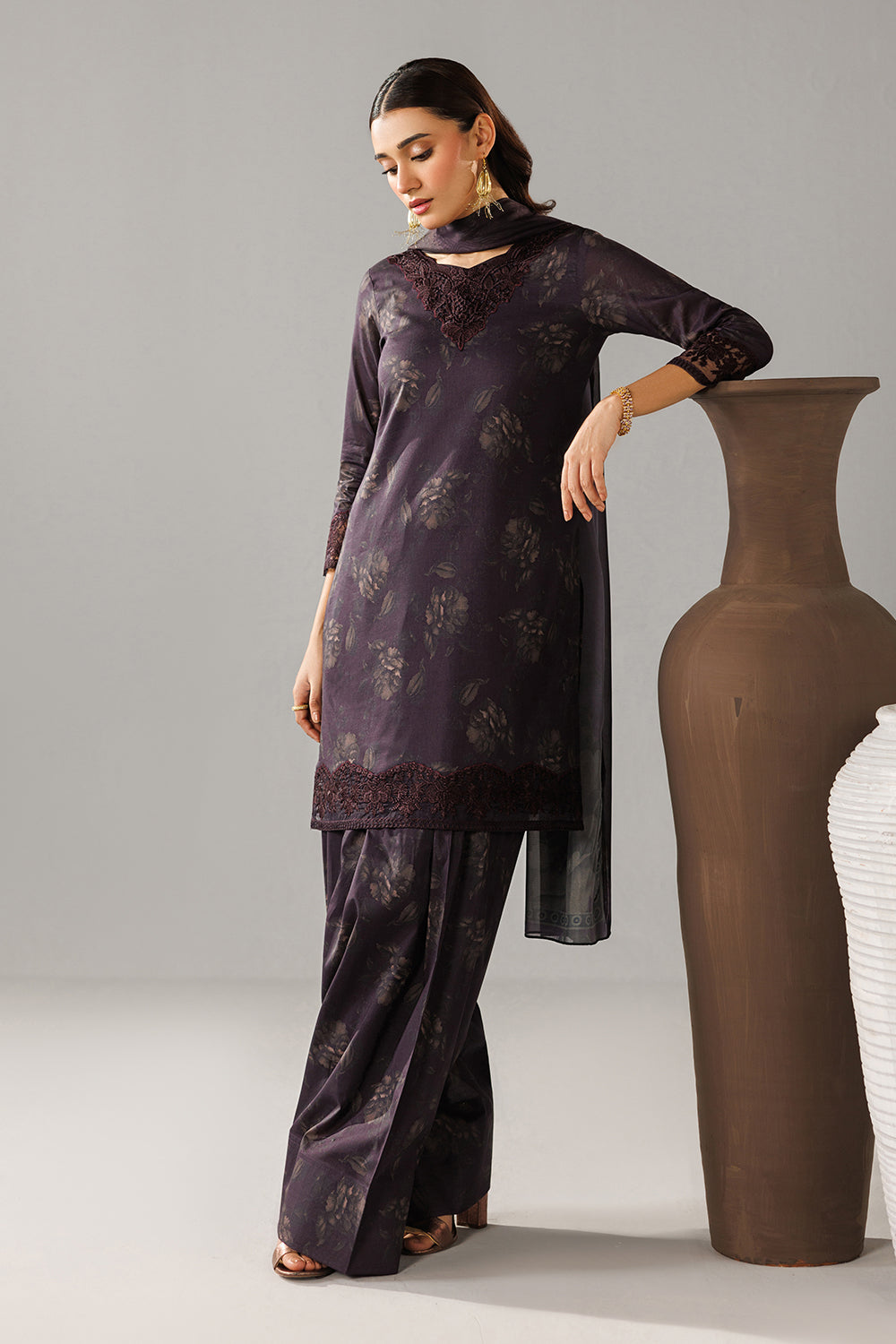 Embroidered Lawn DT-26-15