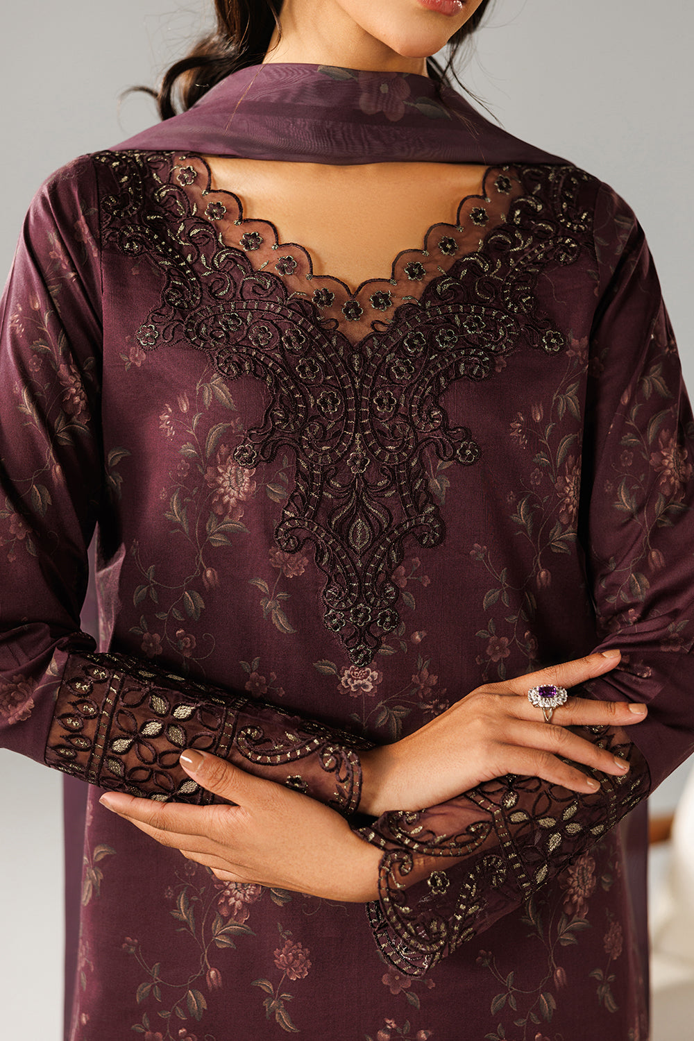 Embroidered Lawn DT-26-17