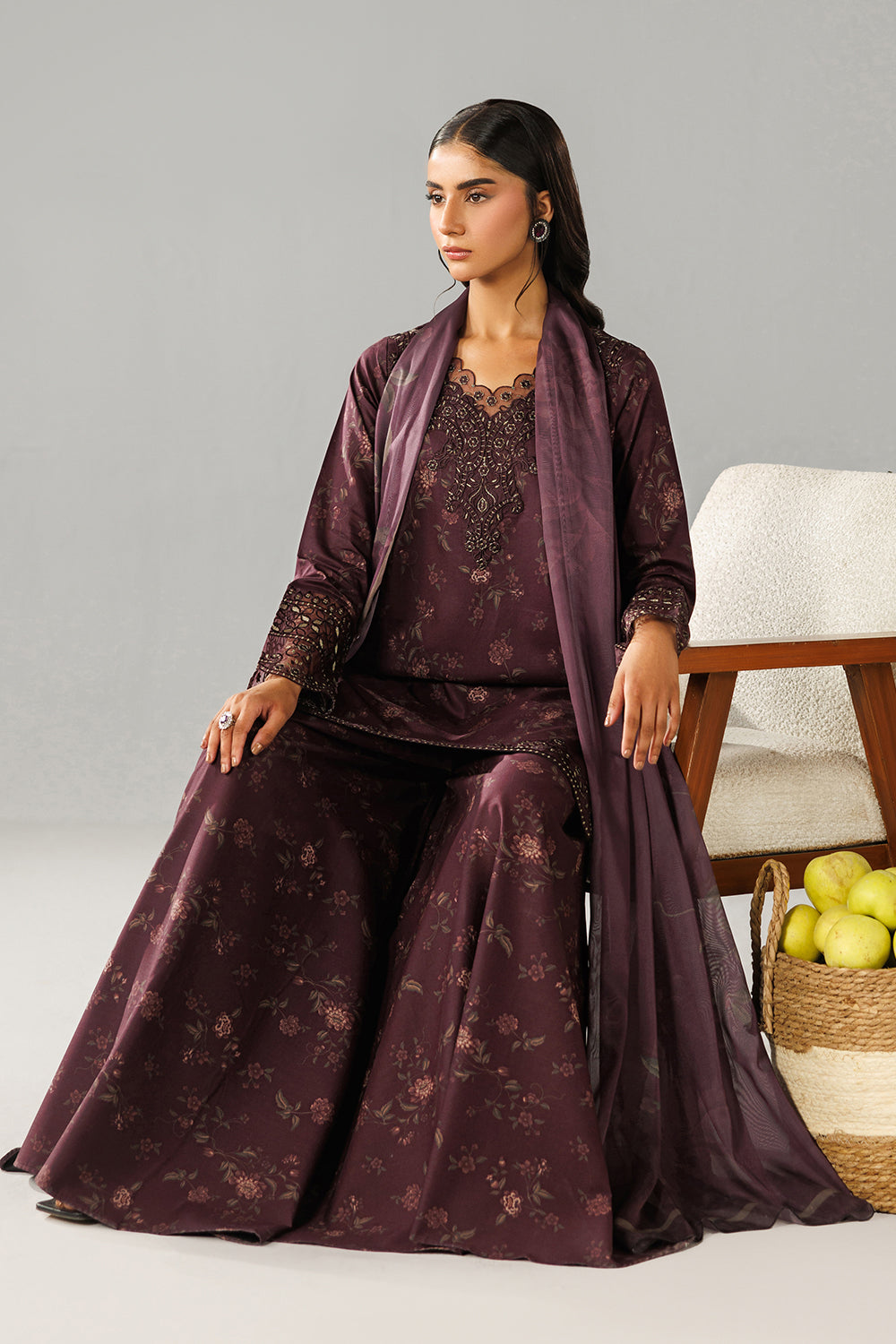 Embroidered Lawn - DT-26-17