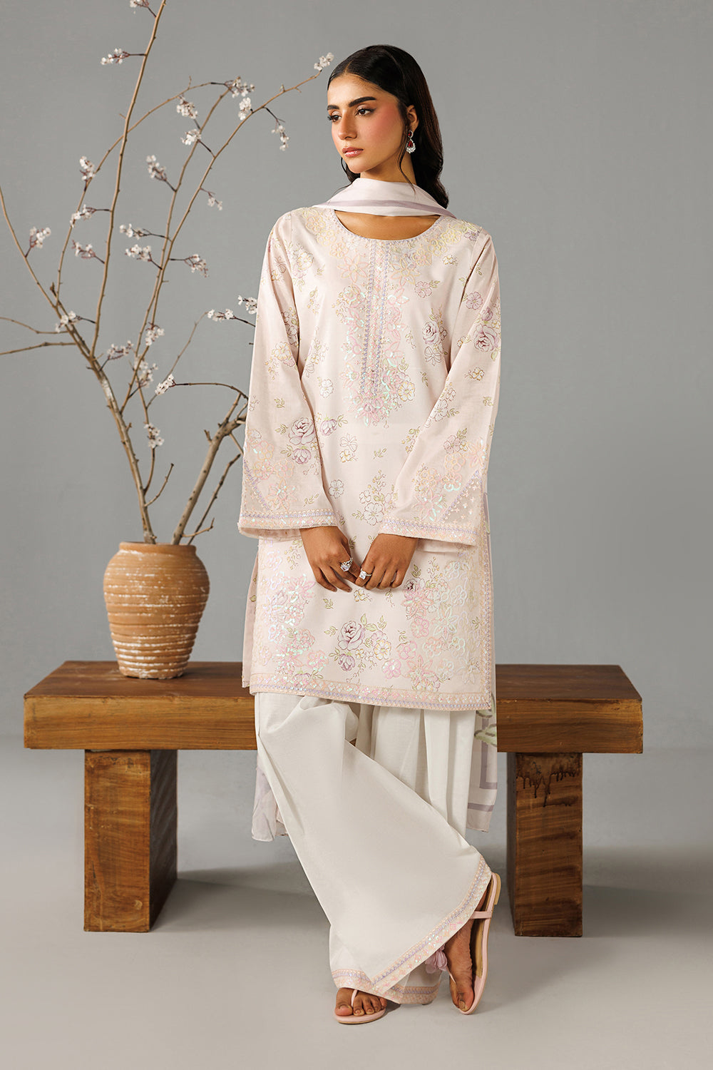 Embroidered Lawn DT-26-14