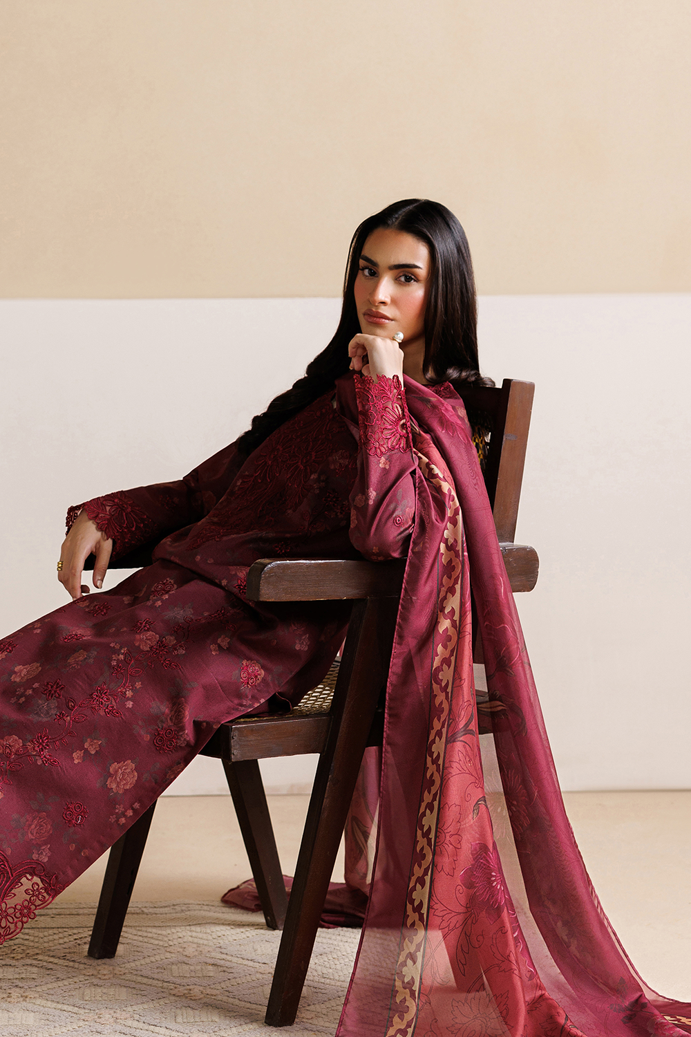 Embroidered Lawn DT-26-23