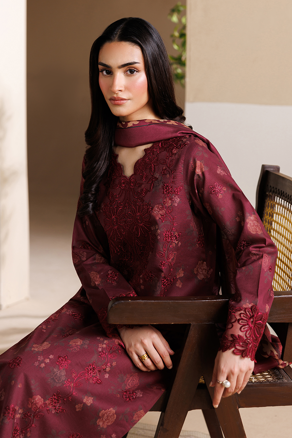 Embroidered Lawn DT-26-23