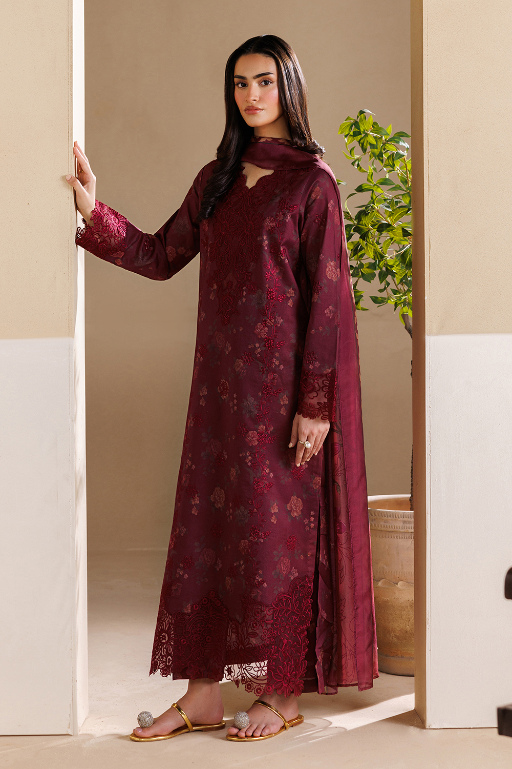 Embroidered Lawn DT-26-23