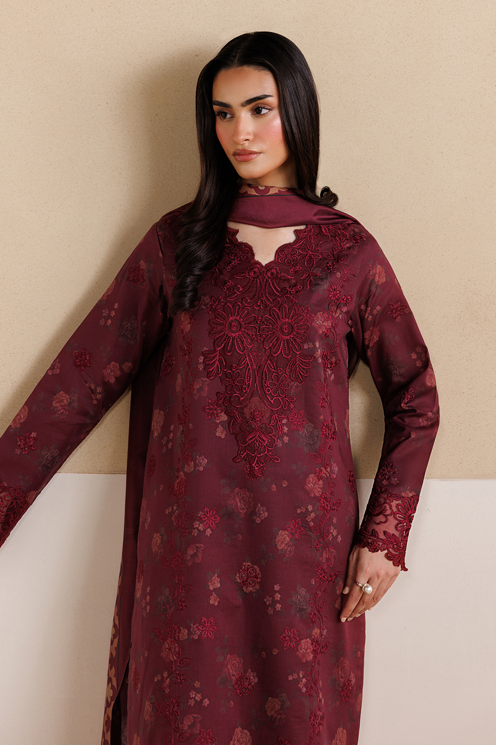 Embroidered Lawn DT-26-23