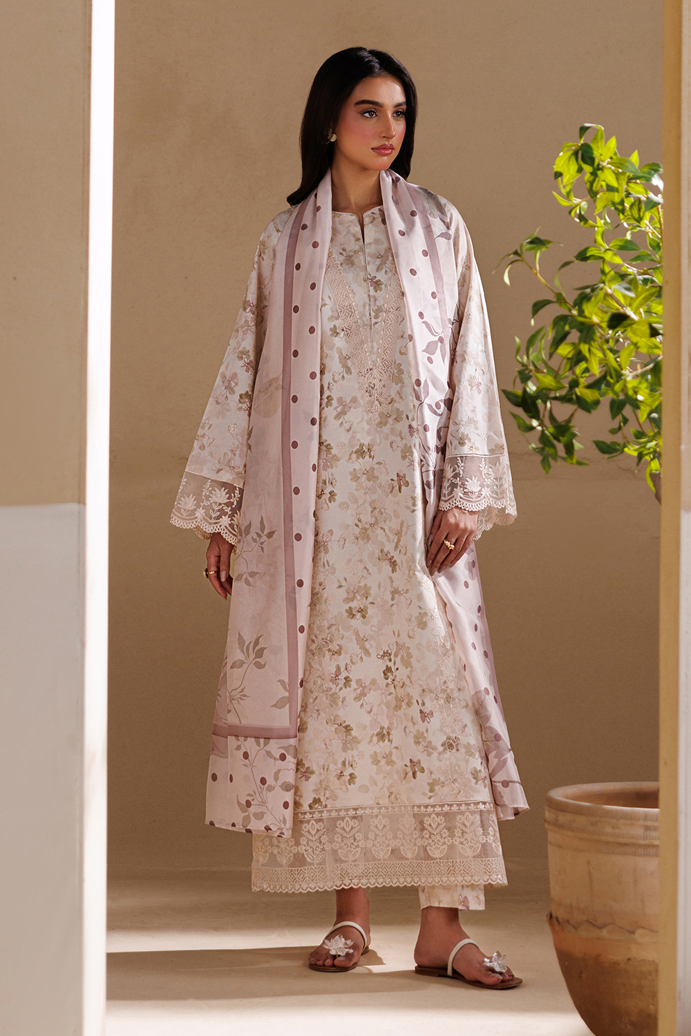 Embroidered Lawn DT-26-22