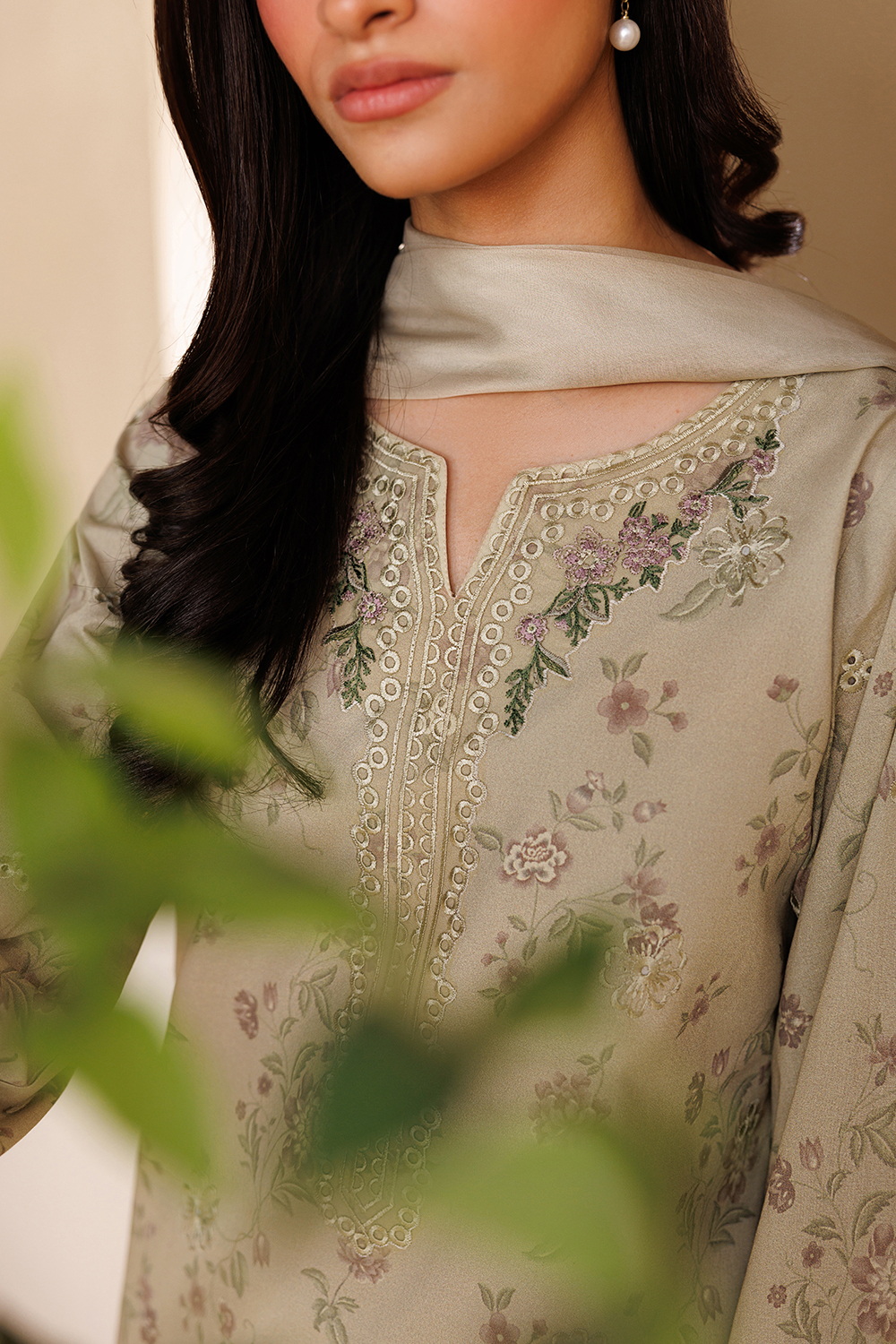 Embroidered Lawn DT-26-21