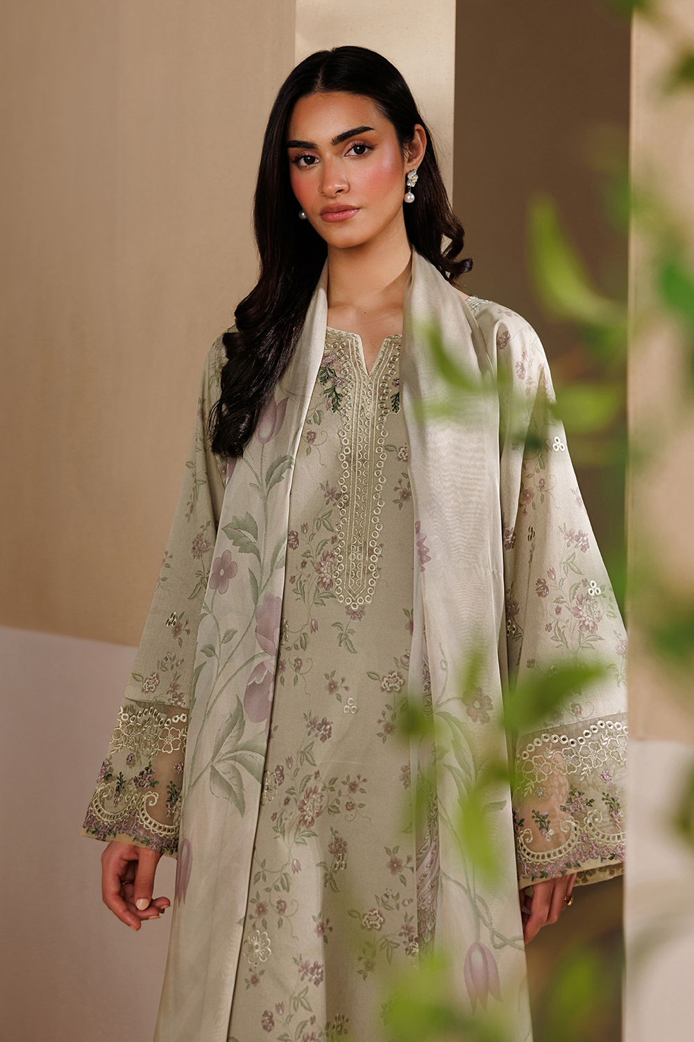 Embroidered Lawn DT-26-21