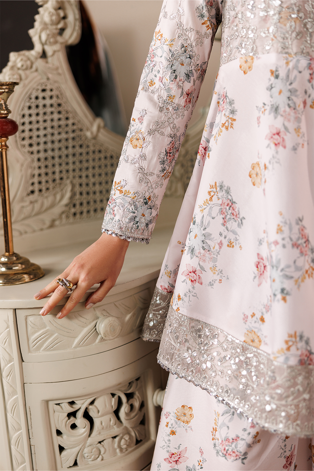 Embroidered Blend Silk SL-26-09