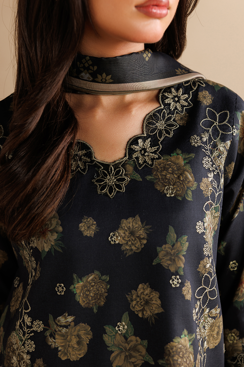Embroidered Lawn DT-26-27