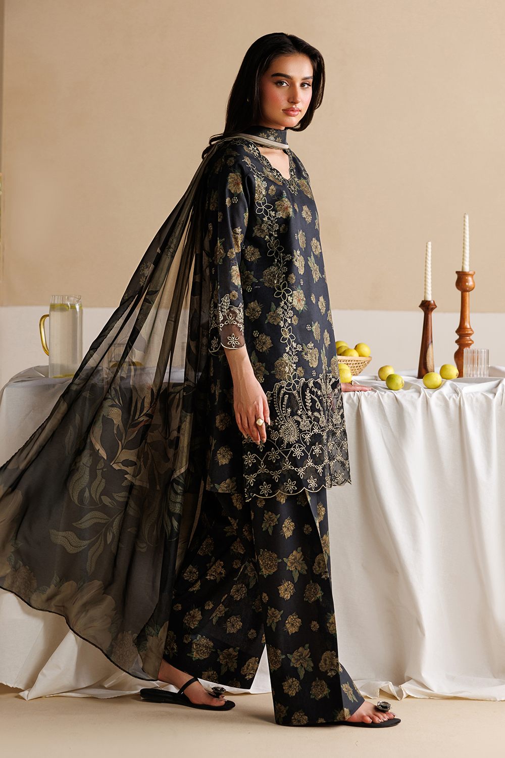 Embroidered Lawn DT-26-27