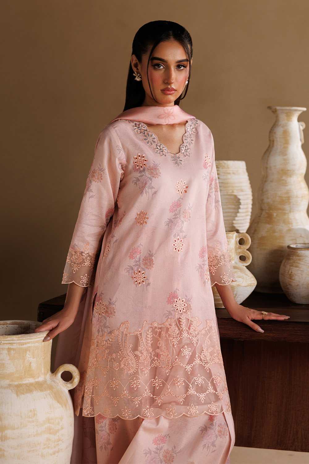 Embroidered Lawn DT-26-25