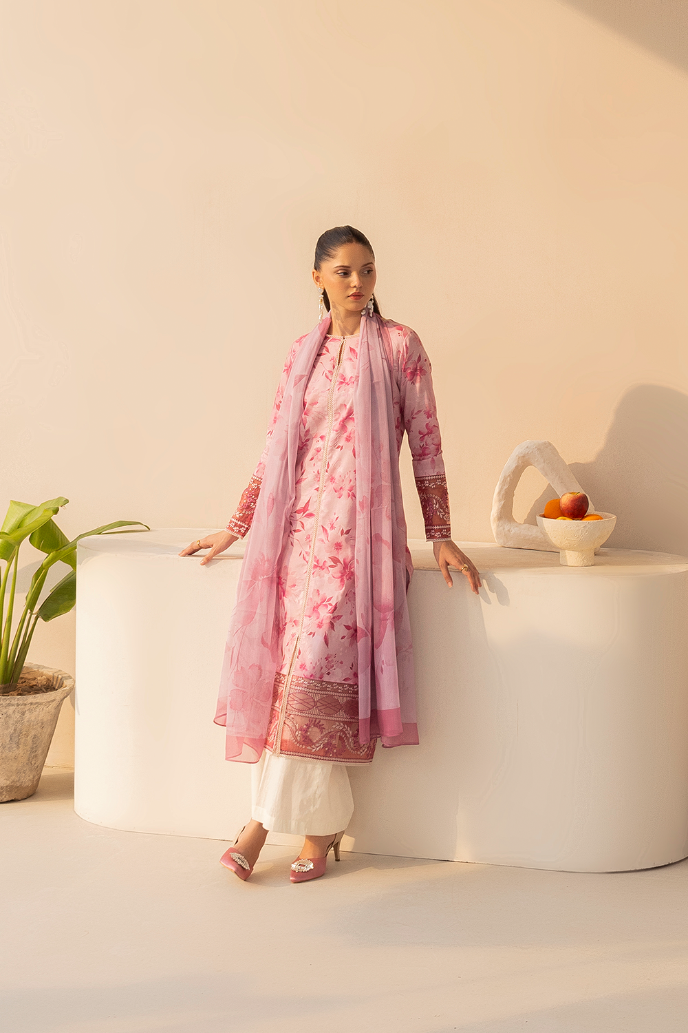 Embroidered Lawn DT-25-04