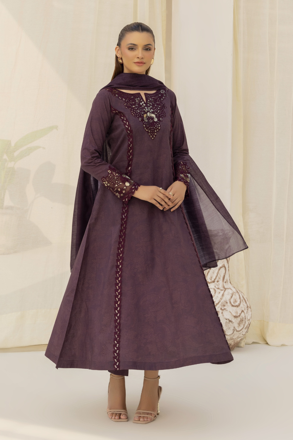 Embroidered Lawn - DT-25-08