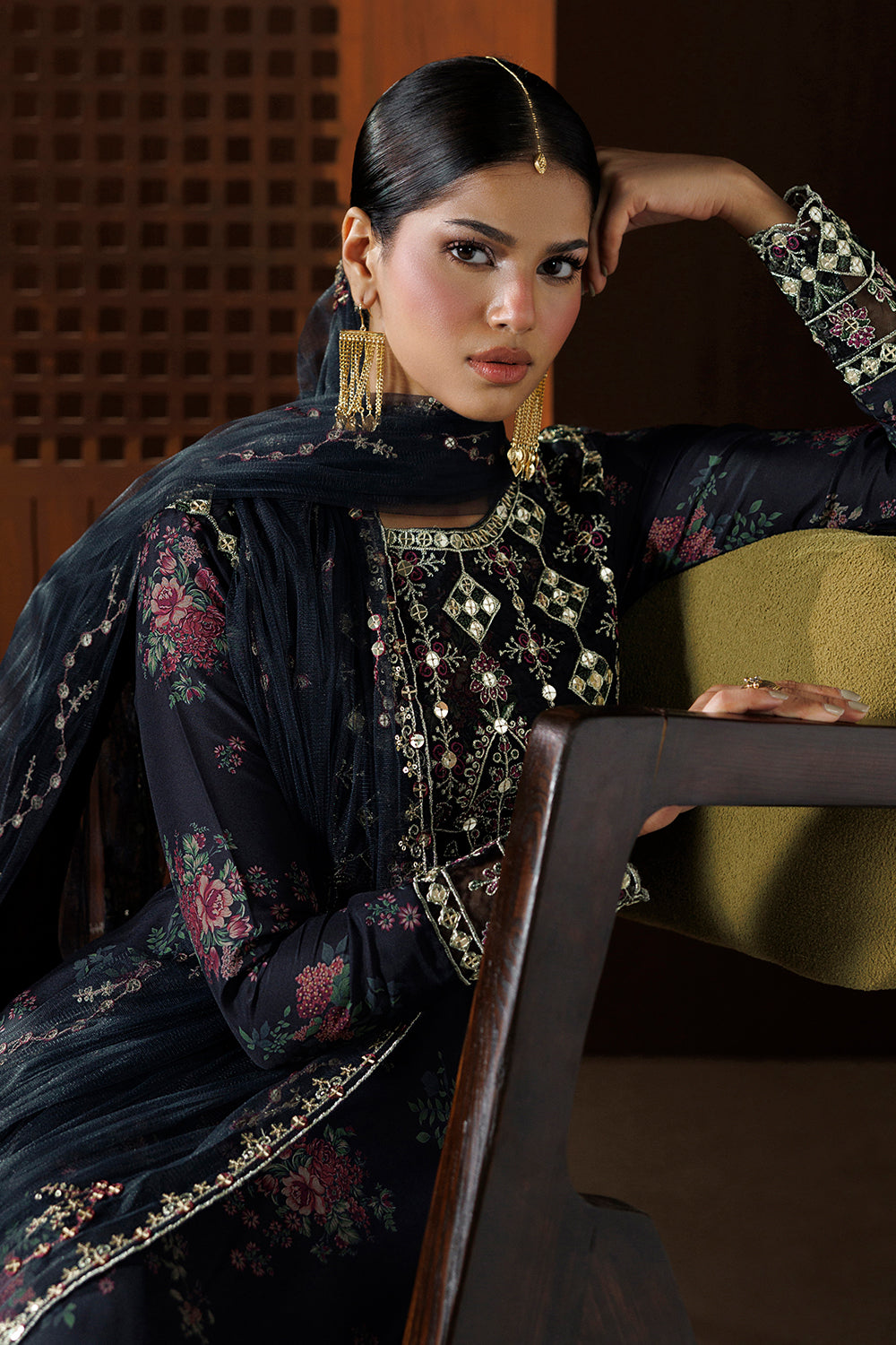Embroidered Silk Blend SL-26-19